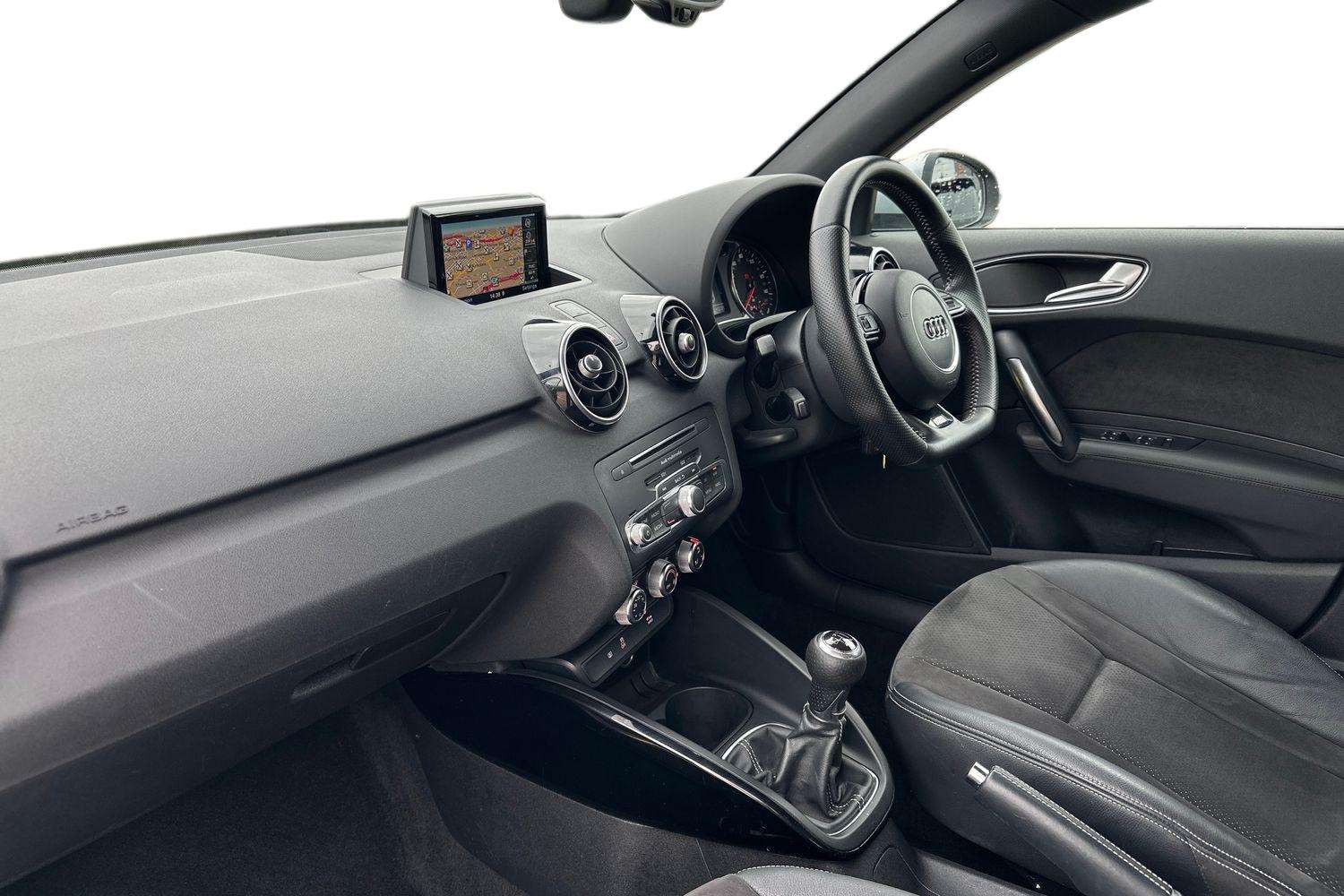 Used Audi A1 2017 for sale - 77886049: Photo 2