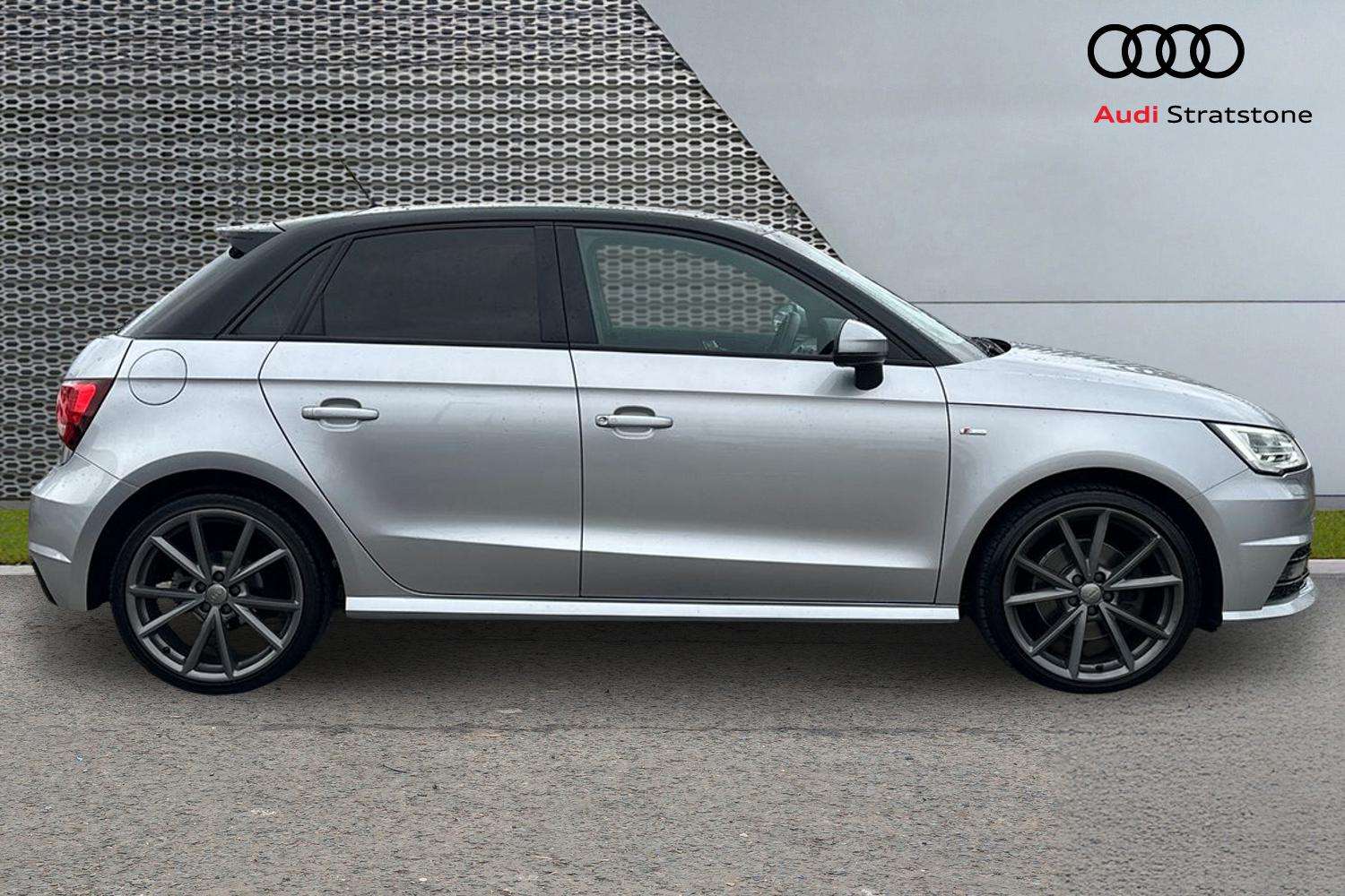 Used Audi A1 2017 for sale - 77886049: Photo 4