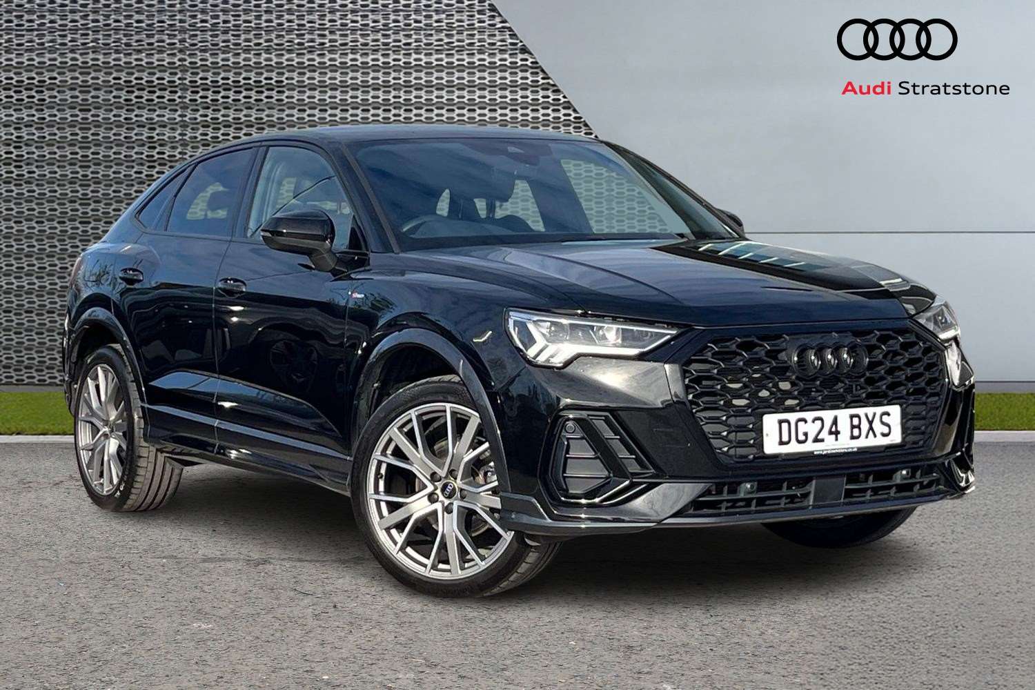 Used Audi Q3 2024 for sale - 78037667: Photo 1