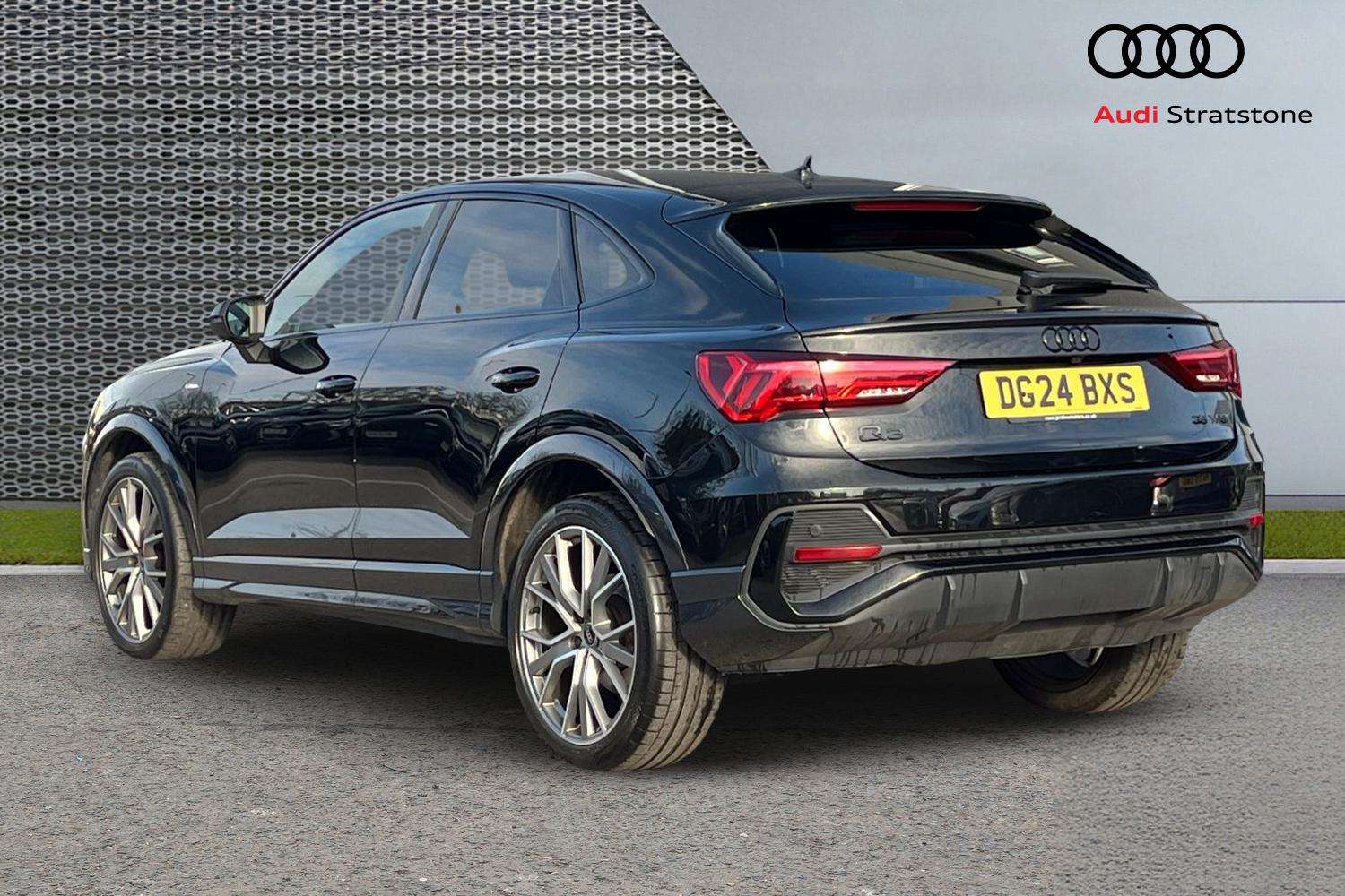 Used Audi Q3 2024 for sale - 78037667: Photo 3