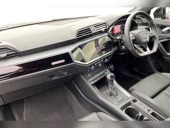 Used Audi Q3 2024 for sale - 76126007: Photo 2