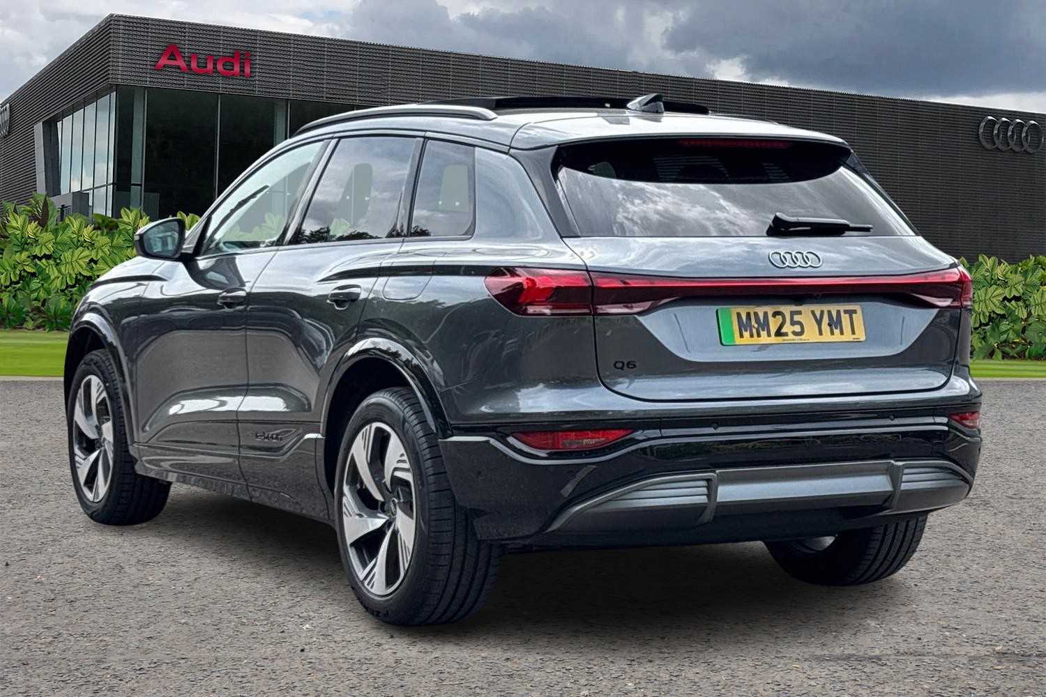 Used Audi Q6 e-tron 2025 for sale - 77348174: Photo 3