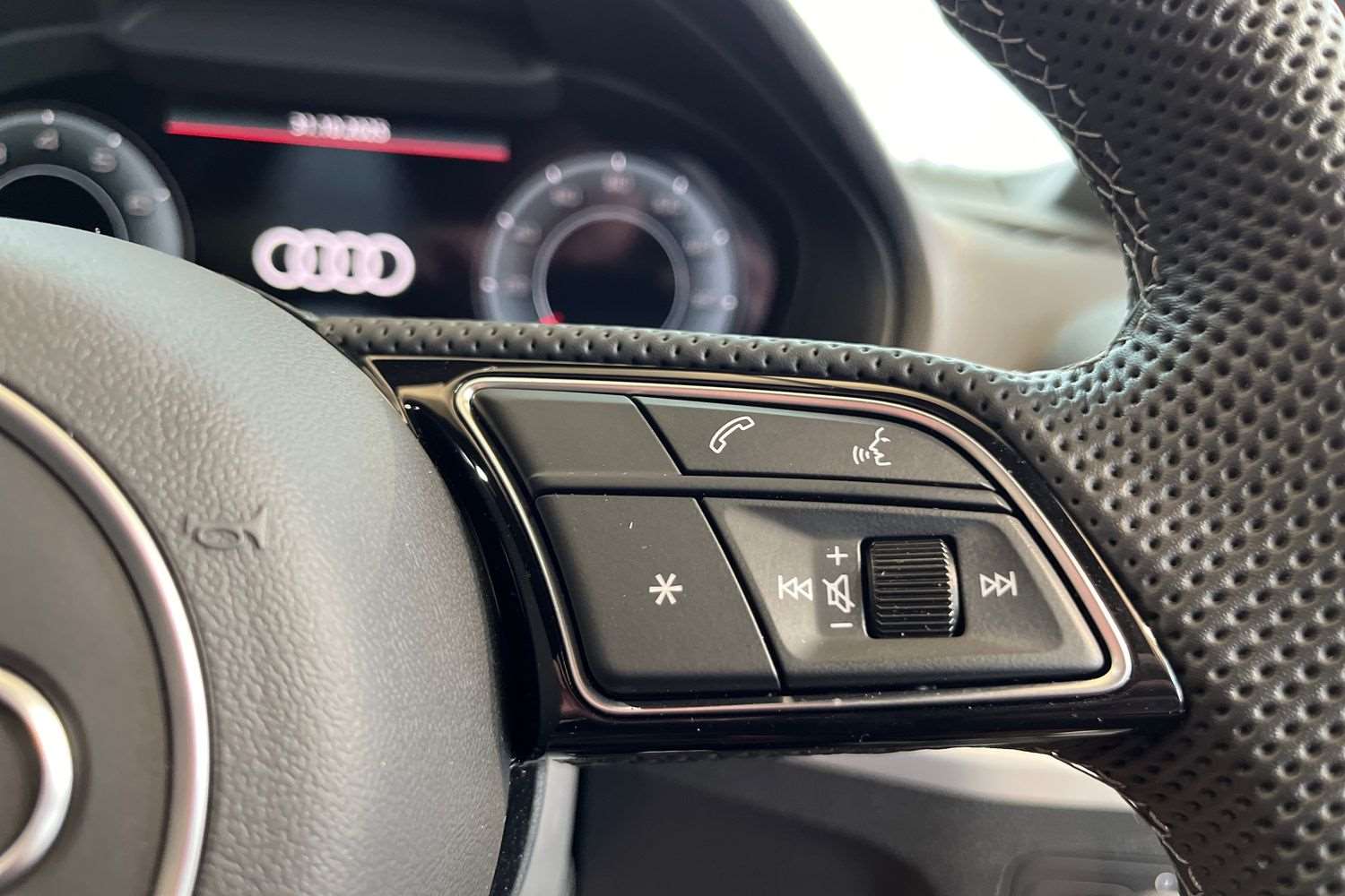 Used Audi Q2 2025 for sale - 76610610: Photo 17