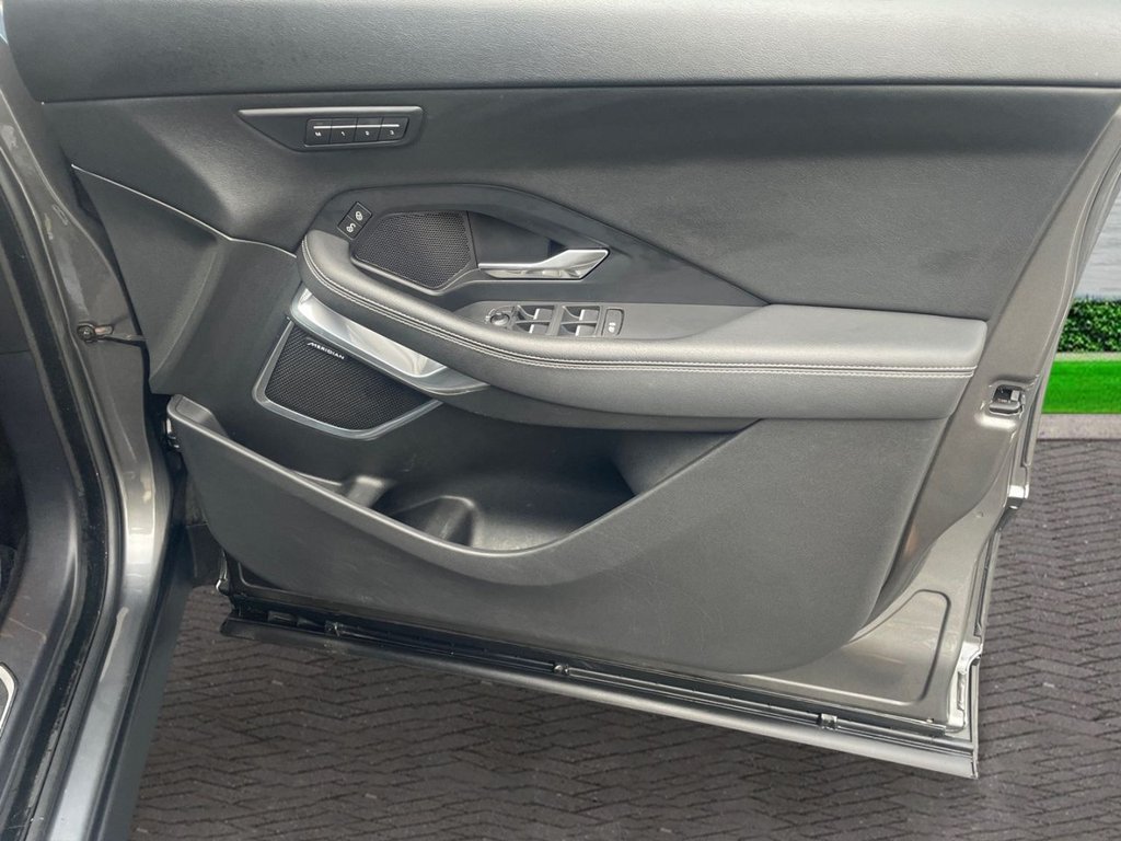 Used Jaguar E-Pace 2018 for sale - 77171924: Photo 32