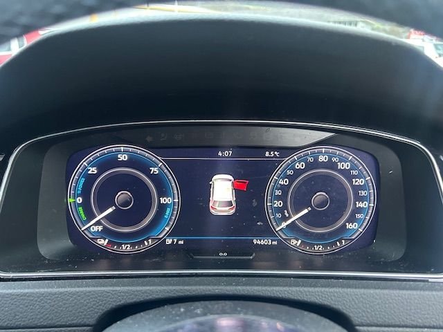 Used Volkswagen Golf 2017 for sale - 77250536: Photo 9