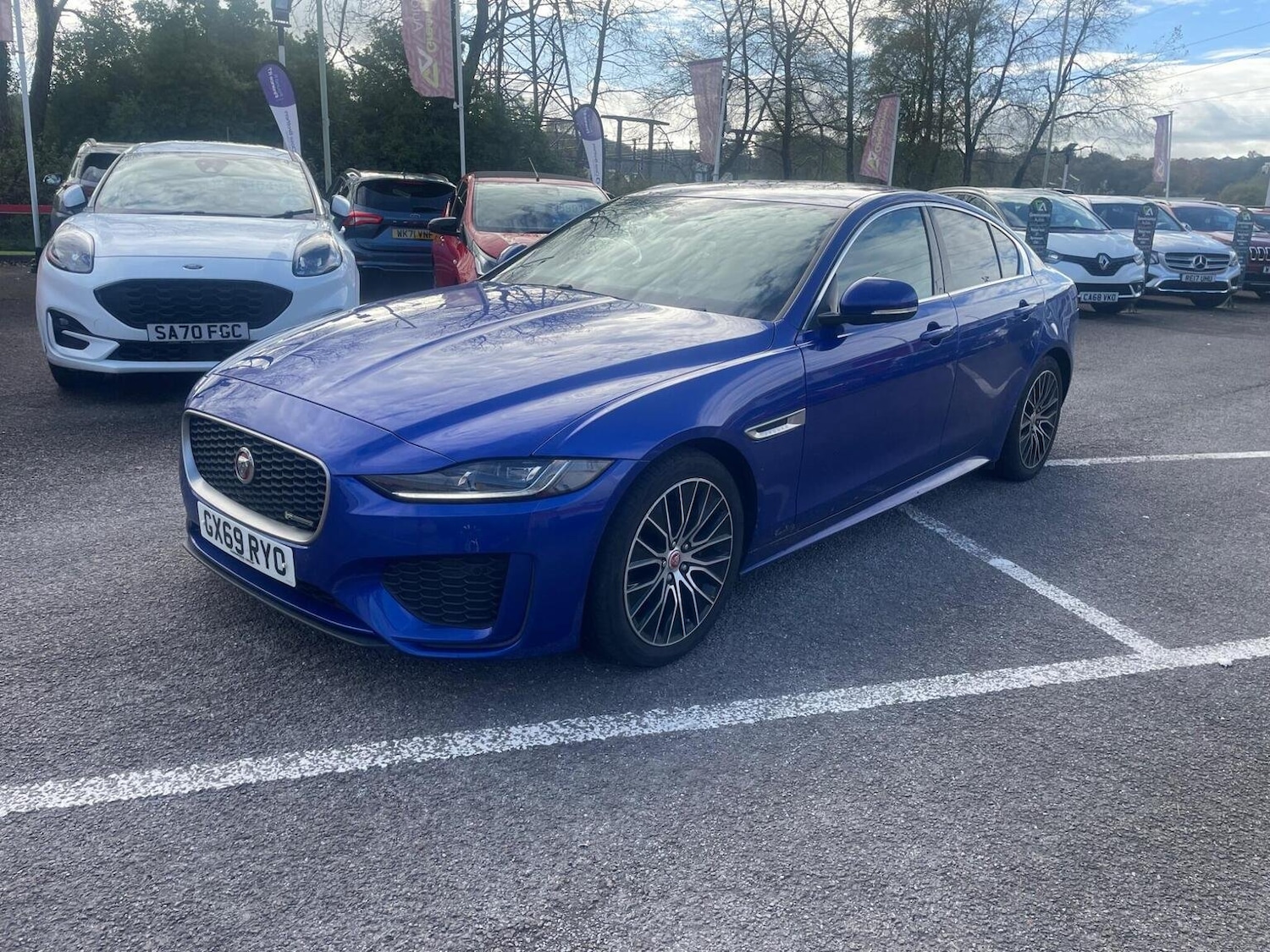 Used Jaguar XE 2019 for sale - 76387269: Photo 3