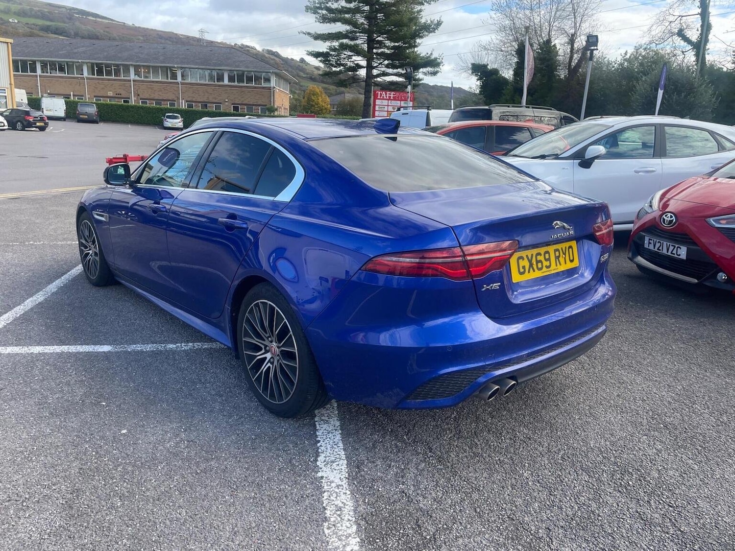 Used Jaguar XE 2019 for sale - 76387269: Photo 5