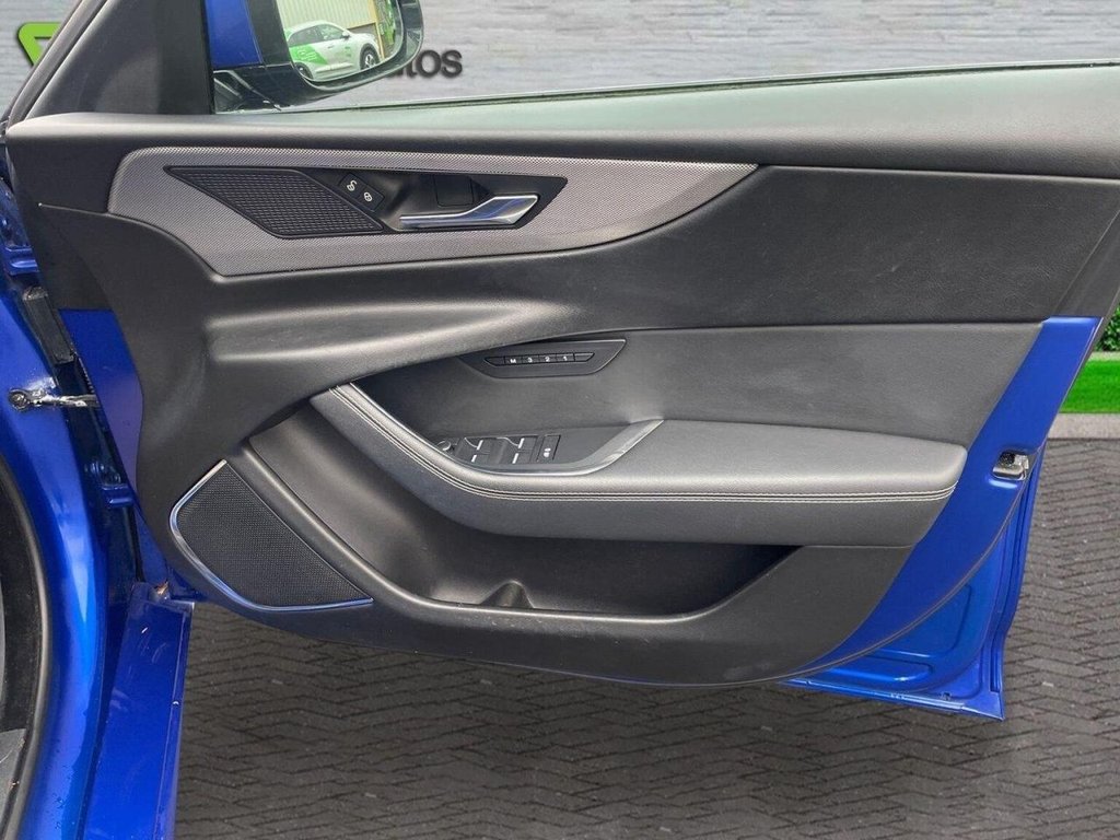 Used Jaguar XE 2019 for sale - 76693114: Photo 26