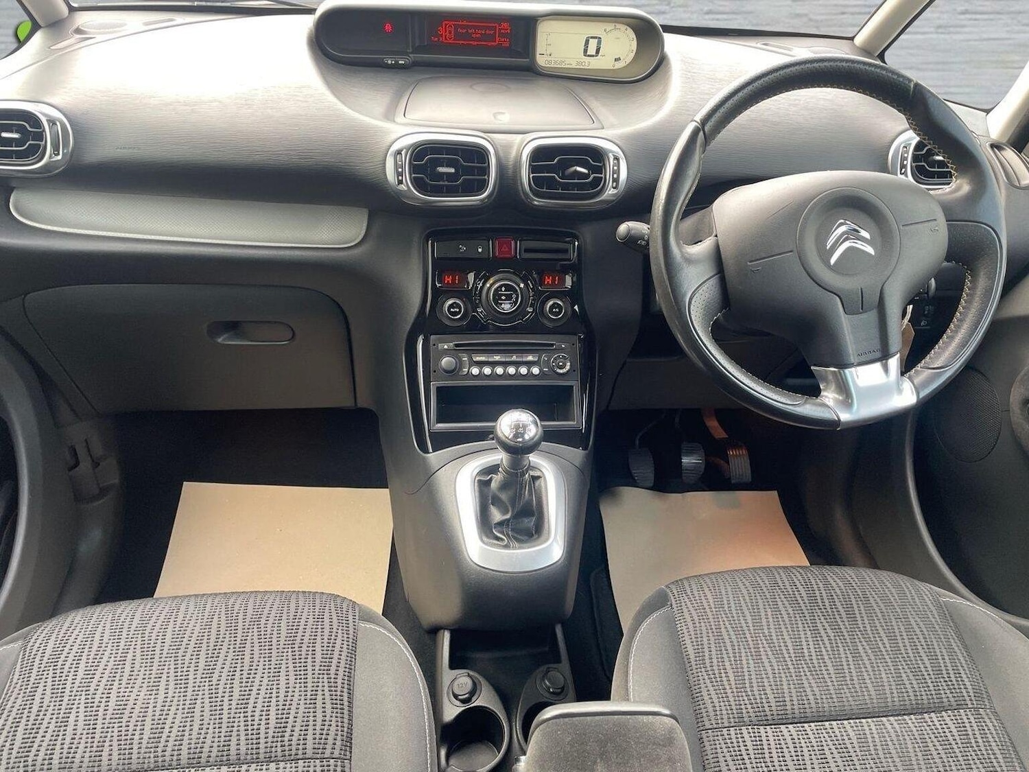 Used Citroen C3 Picasso 2014 for sale - 76058036: Photo 23
