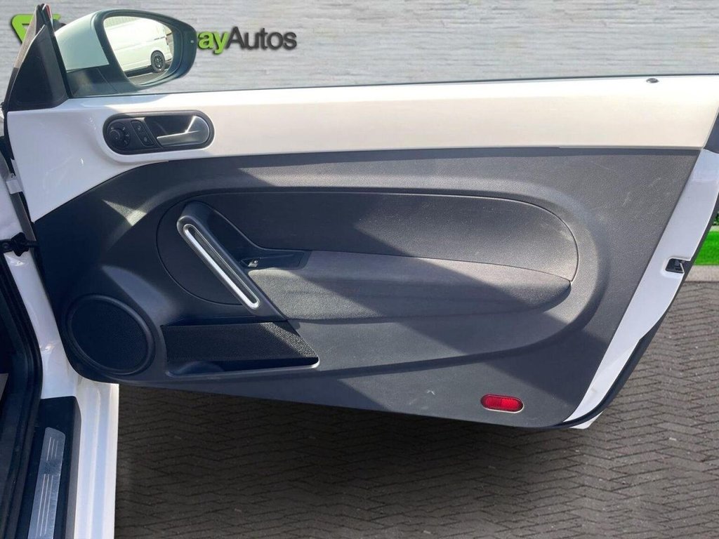 Used Volkswagen Beetle 2014 for sale - 76693127: Photo 25