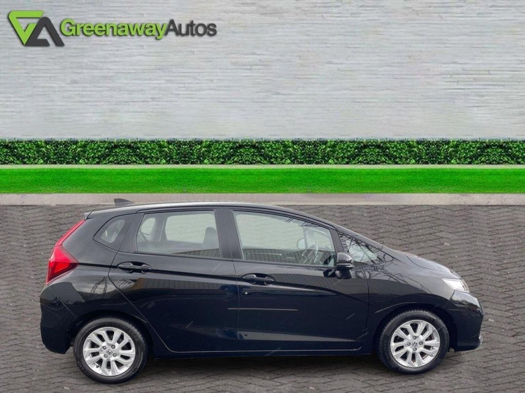 Used Honda Jazz 2018 for sale - 76693122: Photo 5