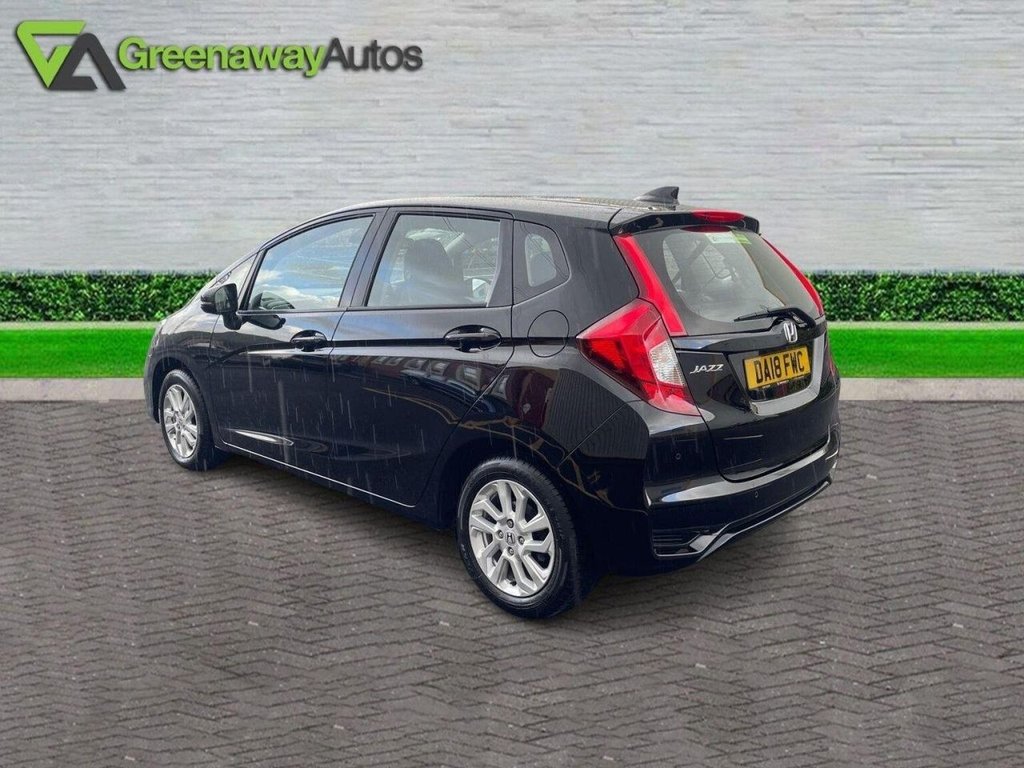 Used Honda Jazz 2018 for sale - 76693122: Photo 8