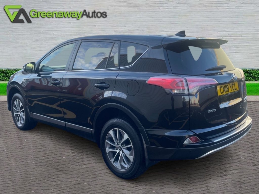 Used Toyota RAV4 2018 for sale - 76941545: Photo 10