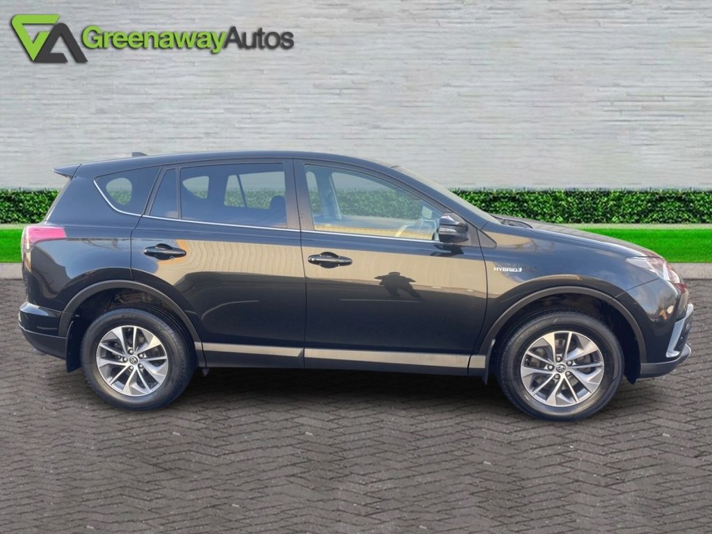 Used Toyota RAV4 2018 for sale - 76941545: Photo 6