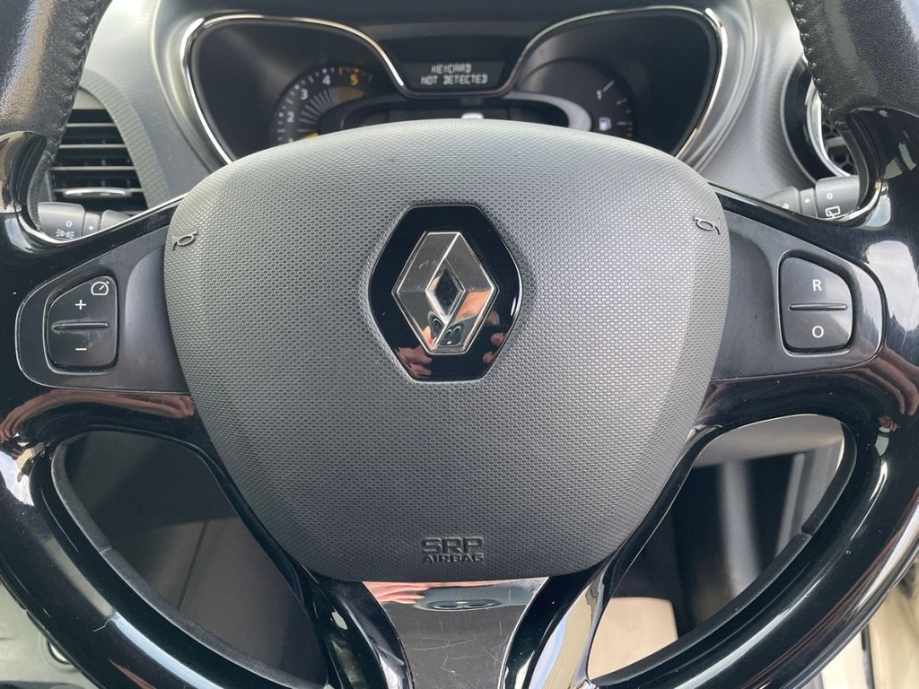 Used Renault Captur 2015 for sale - 76962002: Photo 24
