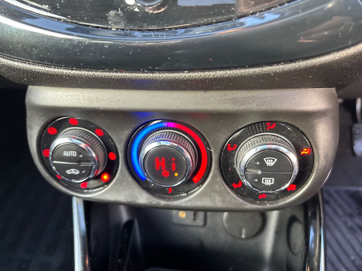 Used Vauxhall ADAM 2015 for sale - 77360540: Photo 18