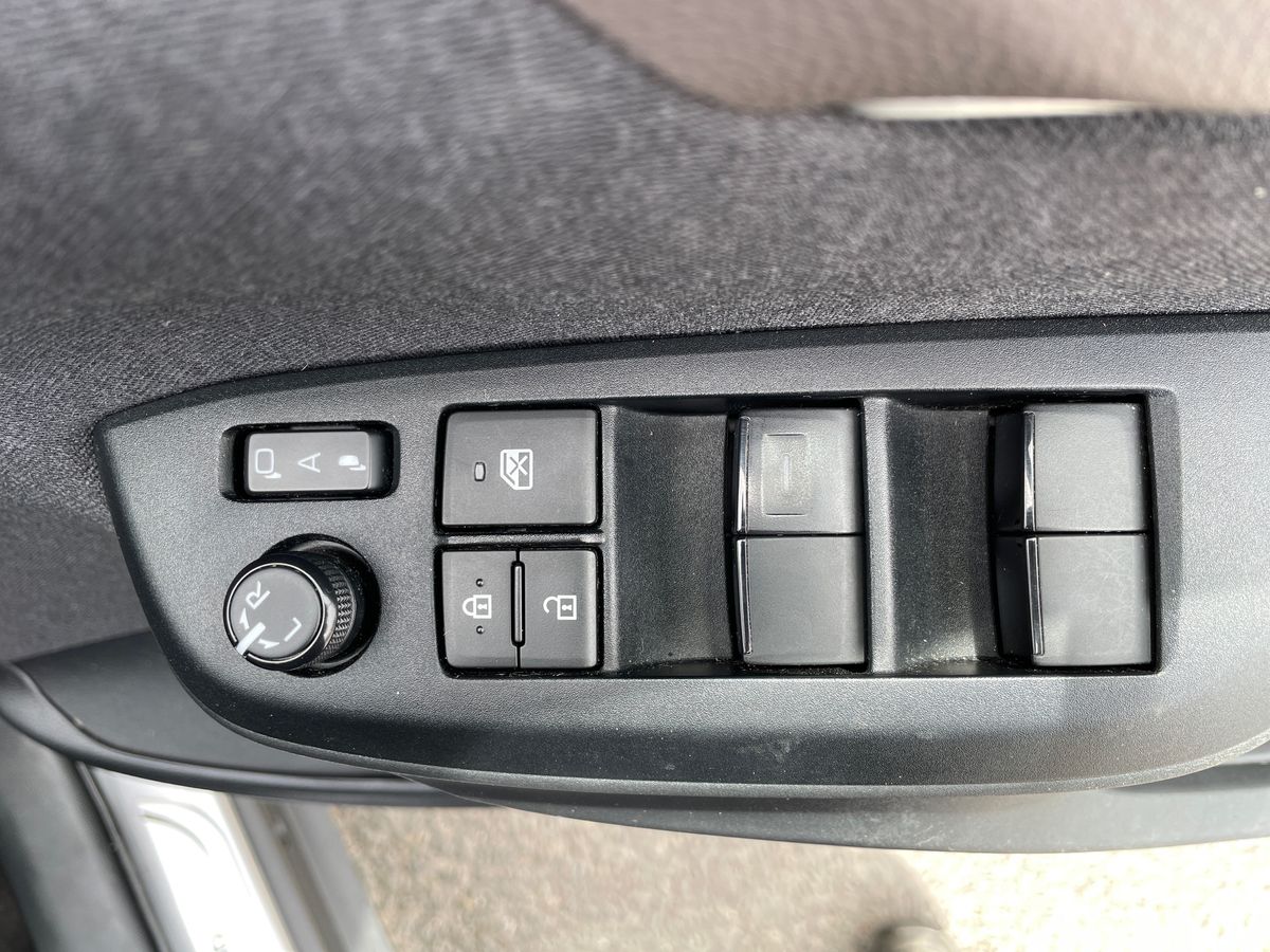 Used Toyota Yaris Cross 2023 for sale - 78117783: Photo 20