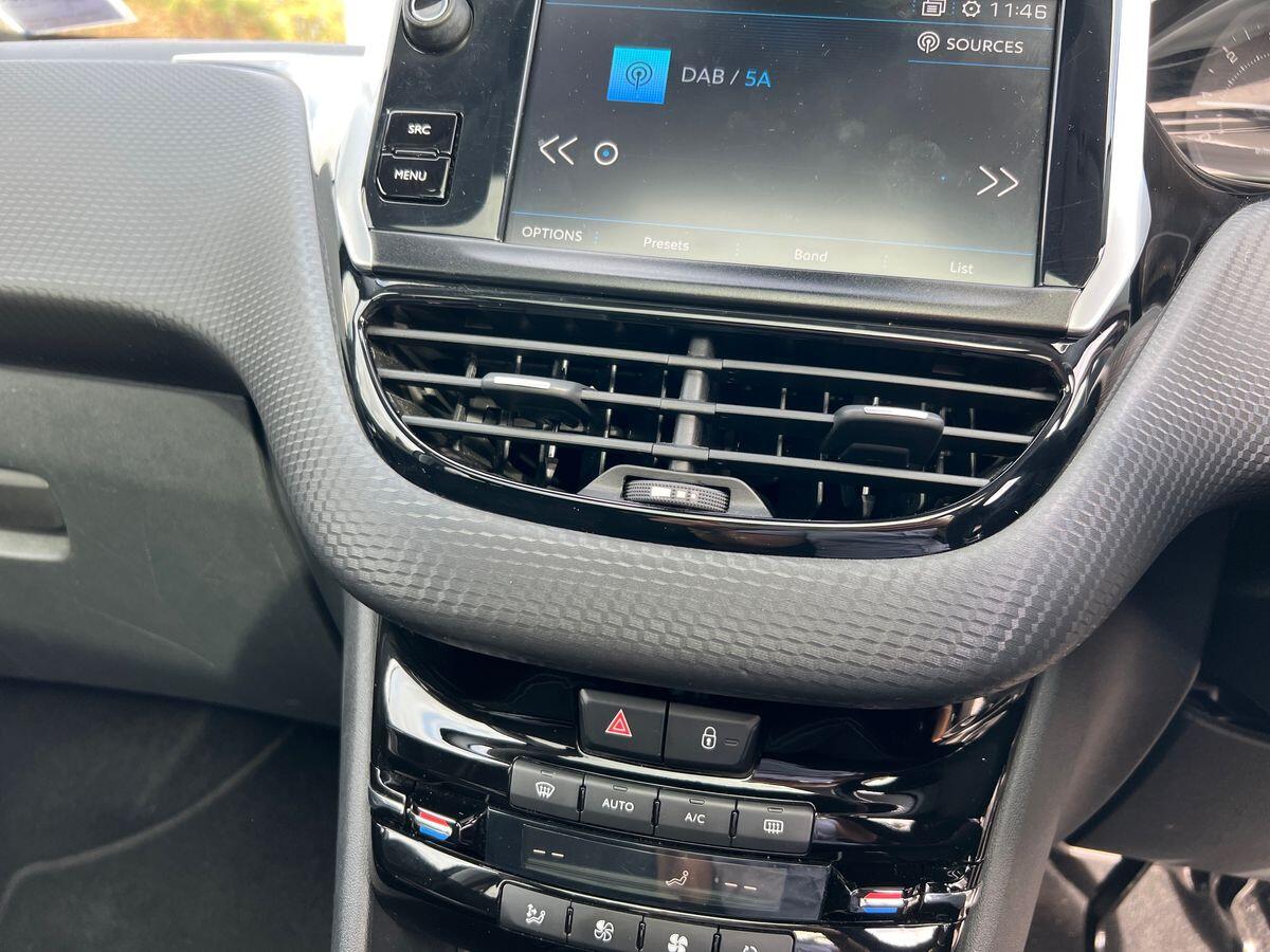 Used Peugeot 208 2019 for sale - 76730993: Photo 18