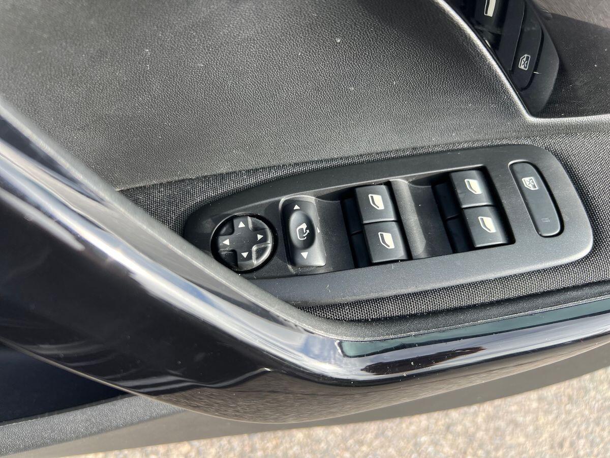 Used Peugeot 208 2019 for sale - 76730993: Photo 20