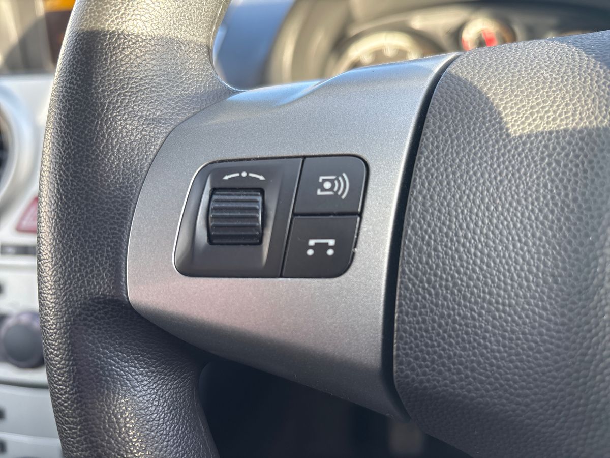 Used Vauxhall Corsa 2011 for sale - 77316079: Photo 16