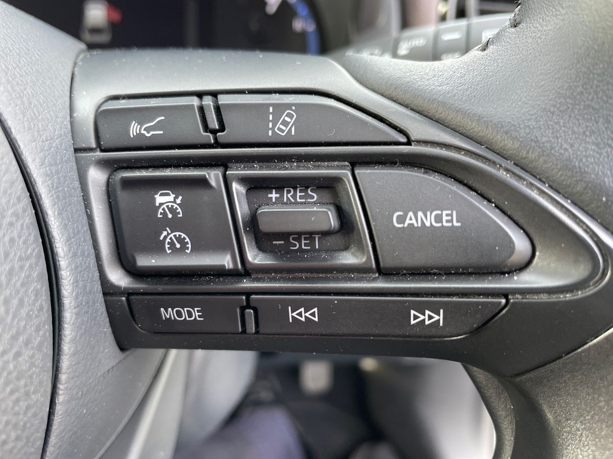 Used Toyota Yaris Cross 2023 for sale - 77971711: Photo 17