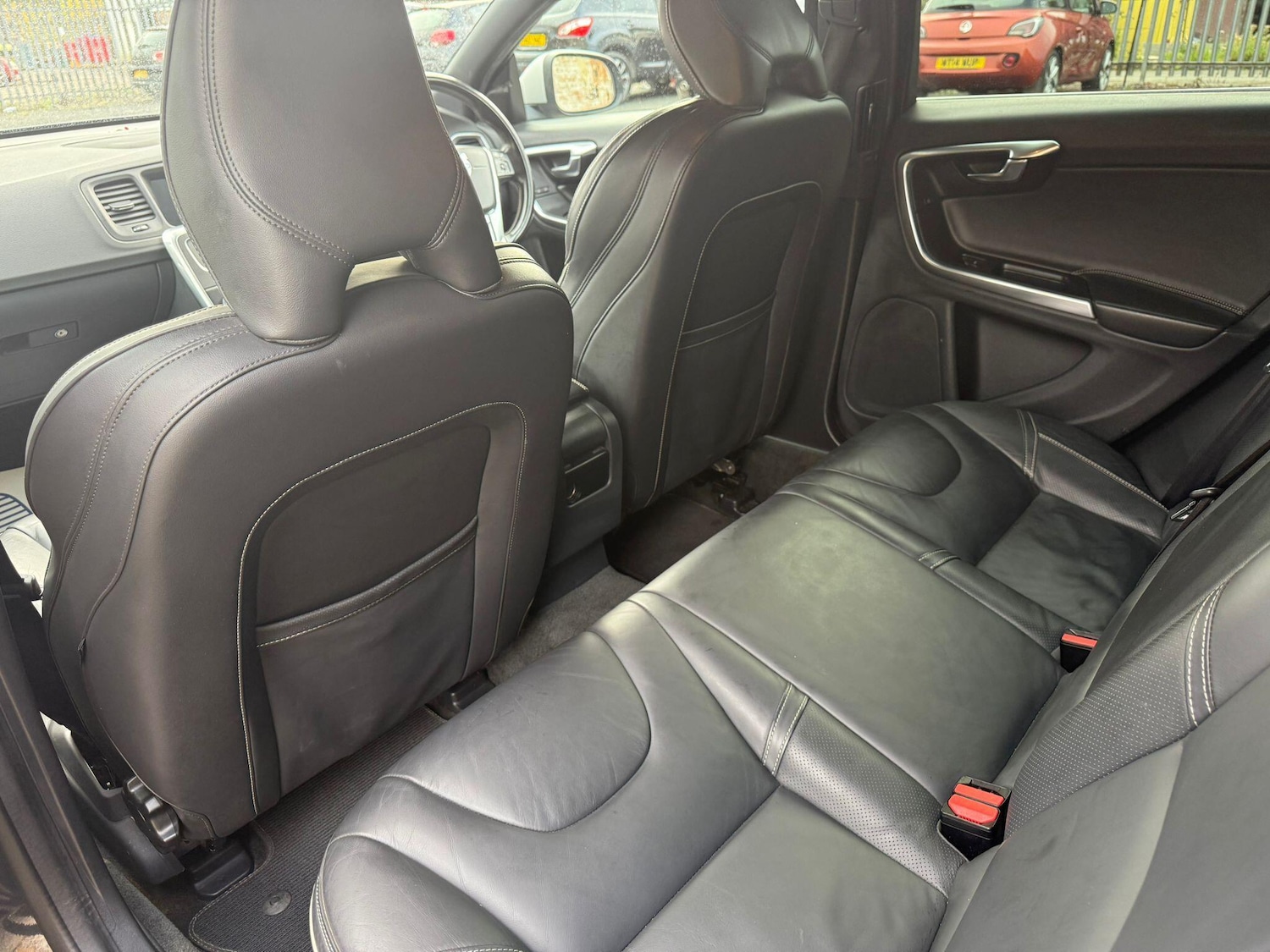 Used Volvo V60 for sale - 76995379: Photo 17