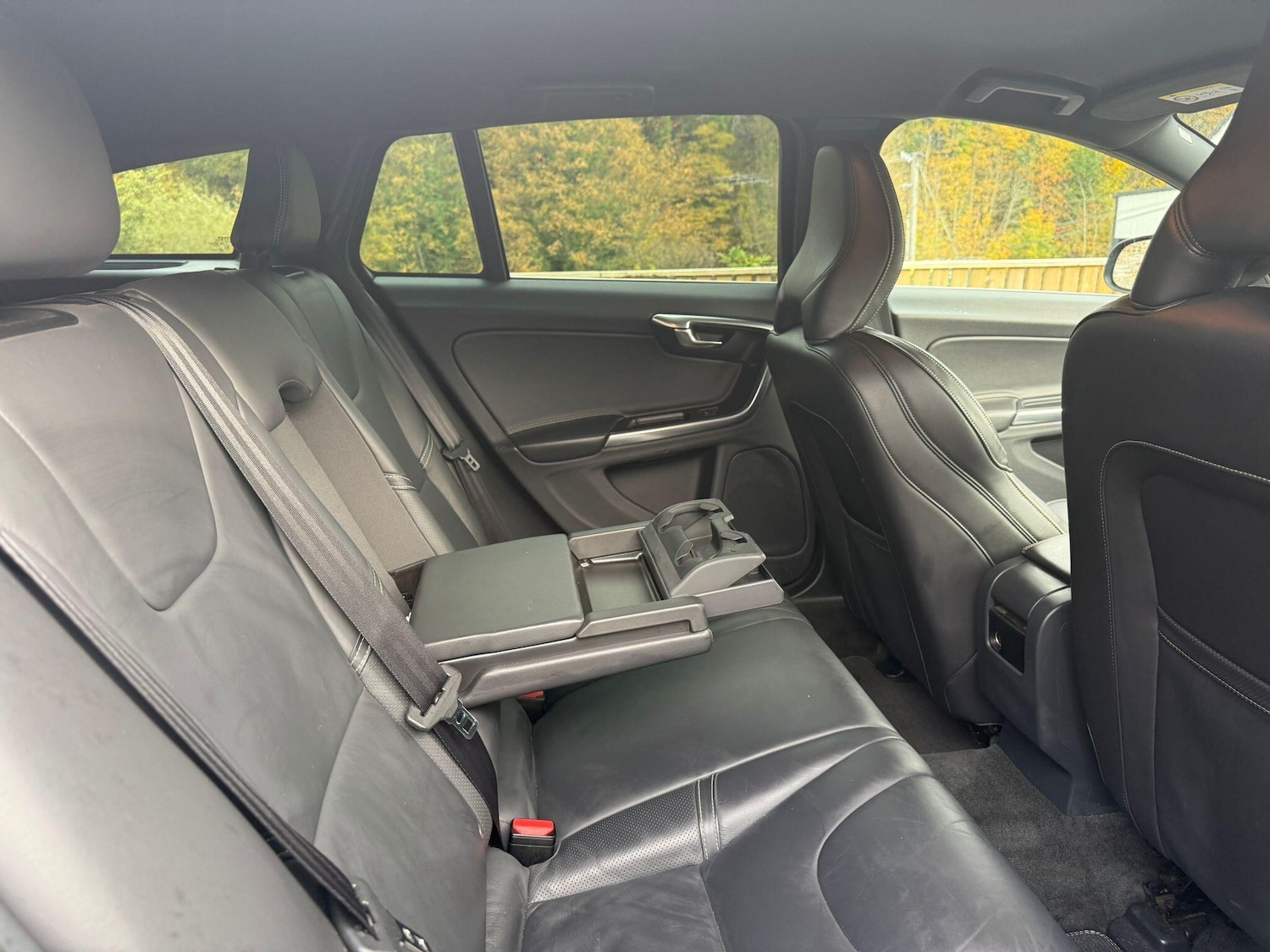 Used Volvo V60 for sale - 76995379: Photo 19