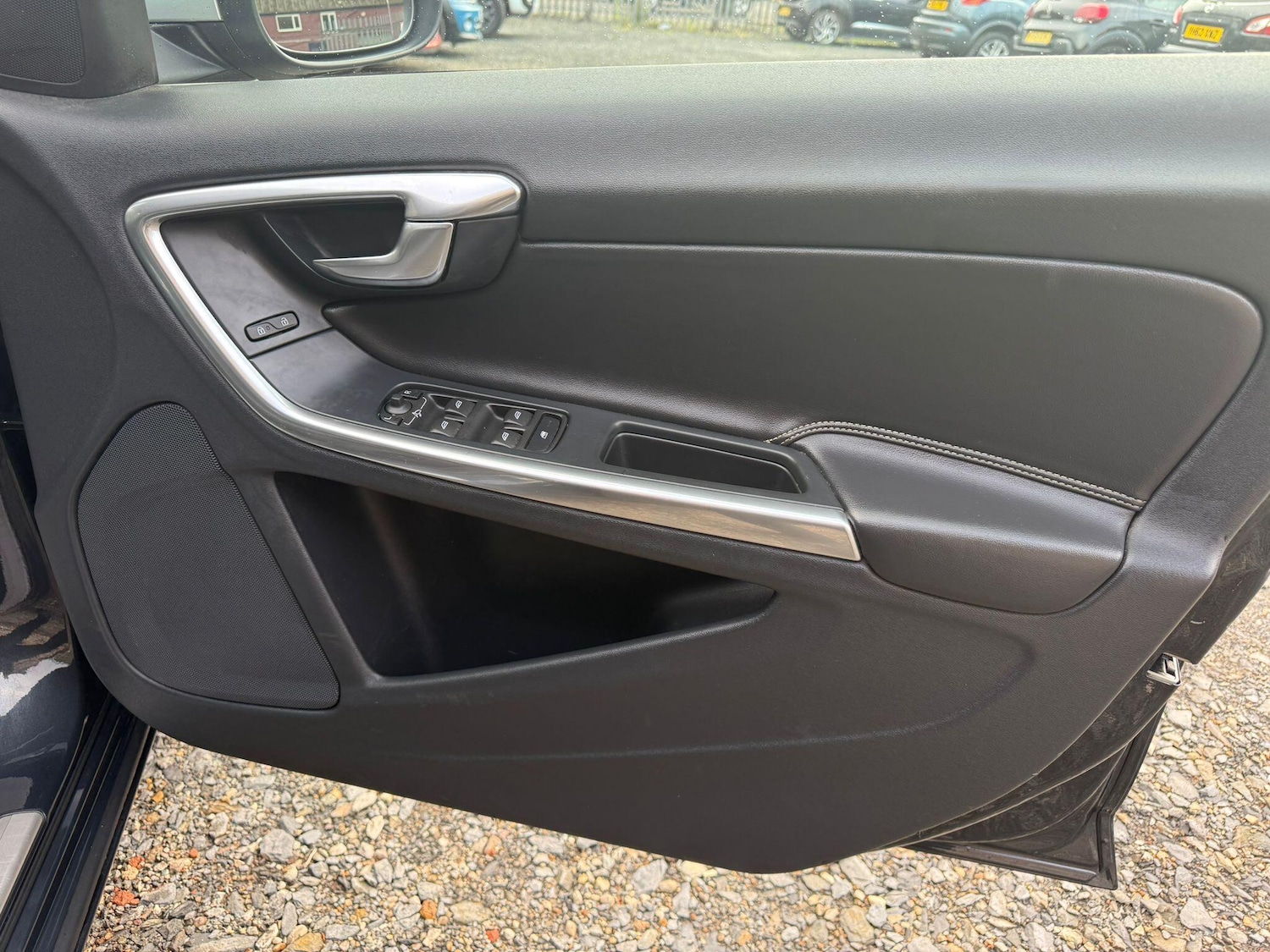 Used Volvo V60 for sale - 76995379: Photo 30