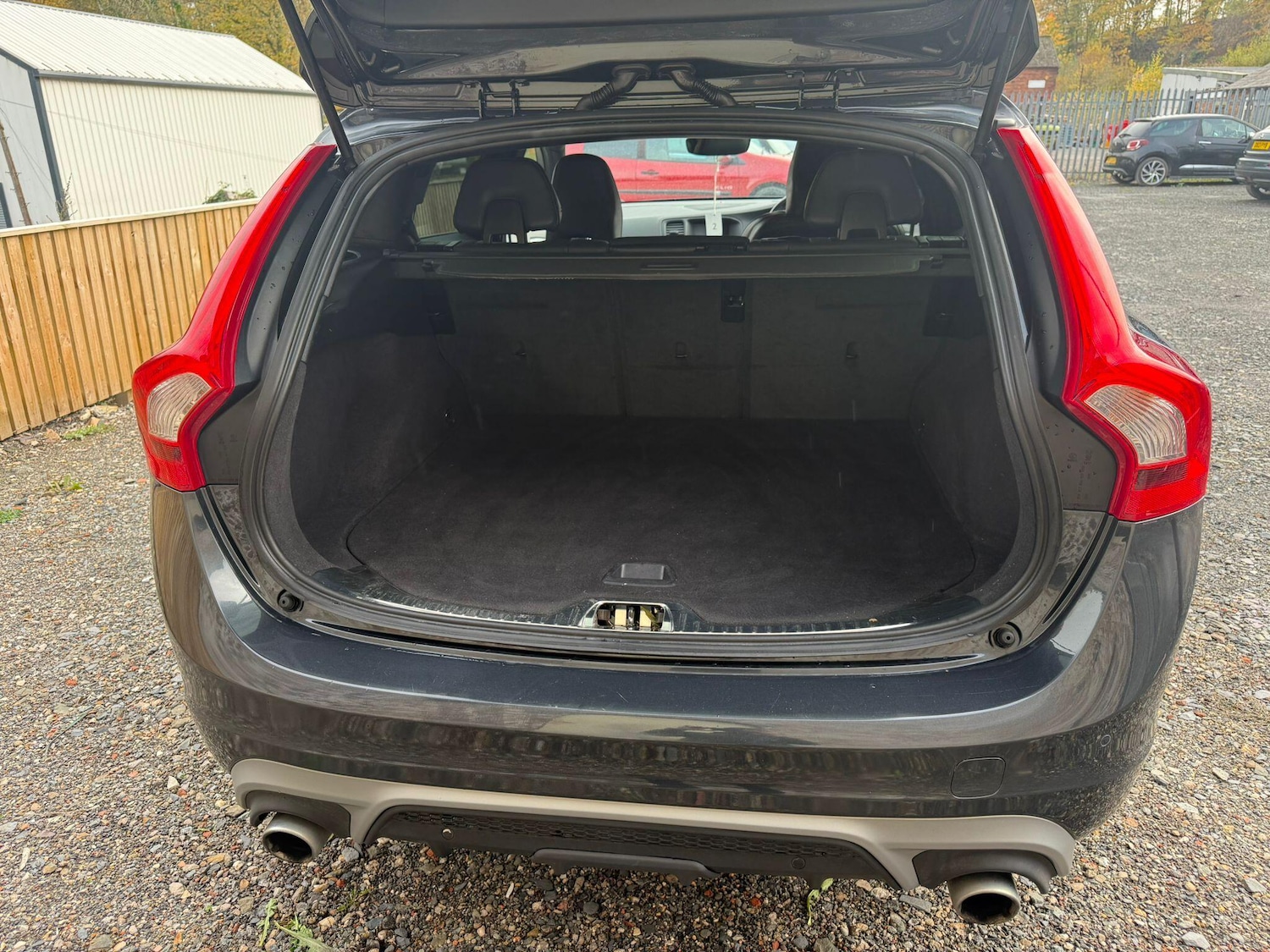 Used Volvo V60 for sale - 76995379: Photo 38