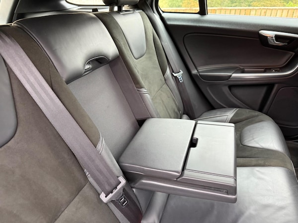Used Volvo V60 2015 for sale - 76270146: Photo 15