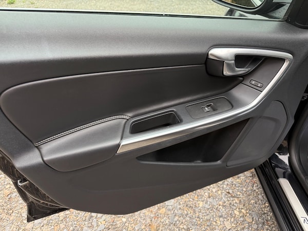 Used Volvo V60 2015 for sale - 76270146: Photo 24