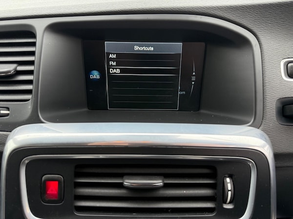 Used Volvo V60 2015 for sale - 76270146: Photo 28
