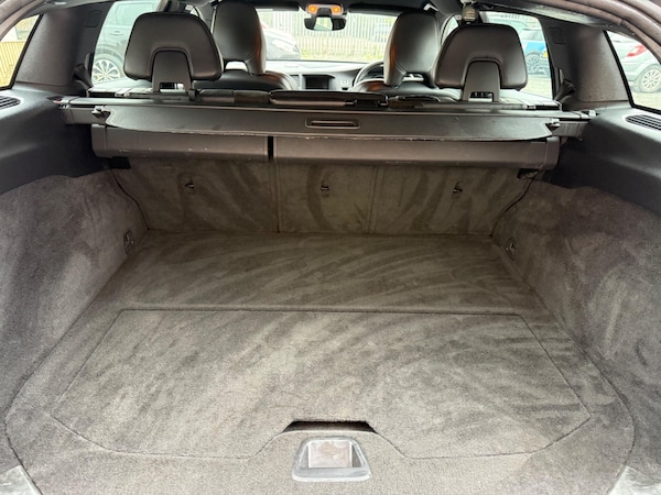 Used Volvo V60 2015 for sale - 76270146: Photo 35