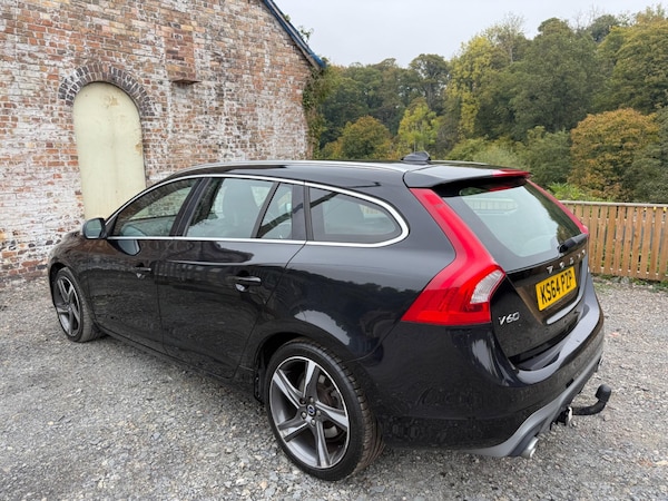 Used Volvo V60 2015 for sale - 76270146: Photo 4