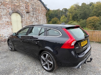 Used Volvo V60 2015 for sale - 76270146: Photo