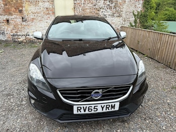 Used Volvo V40 2015 for sale - 78662589: Photo