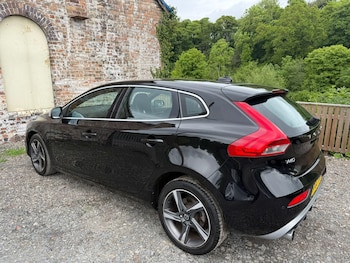 Used Volvo V40 2015 for sale - 78662589: Photo