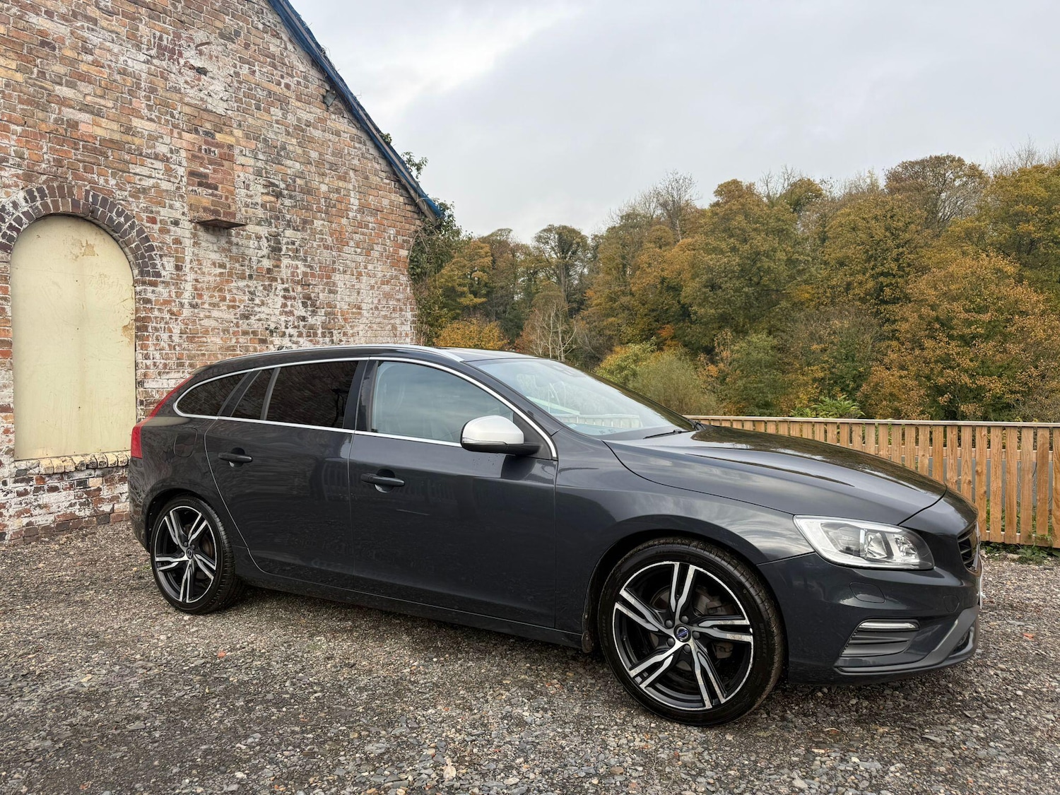Used Volvo V60 2018 for sale - 76457033: Photo 1