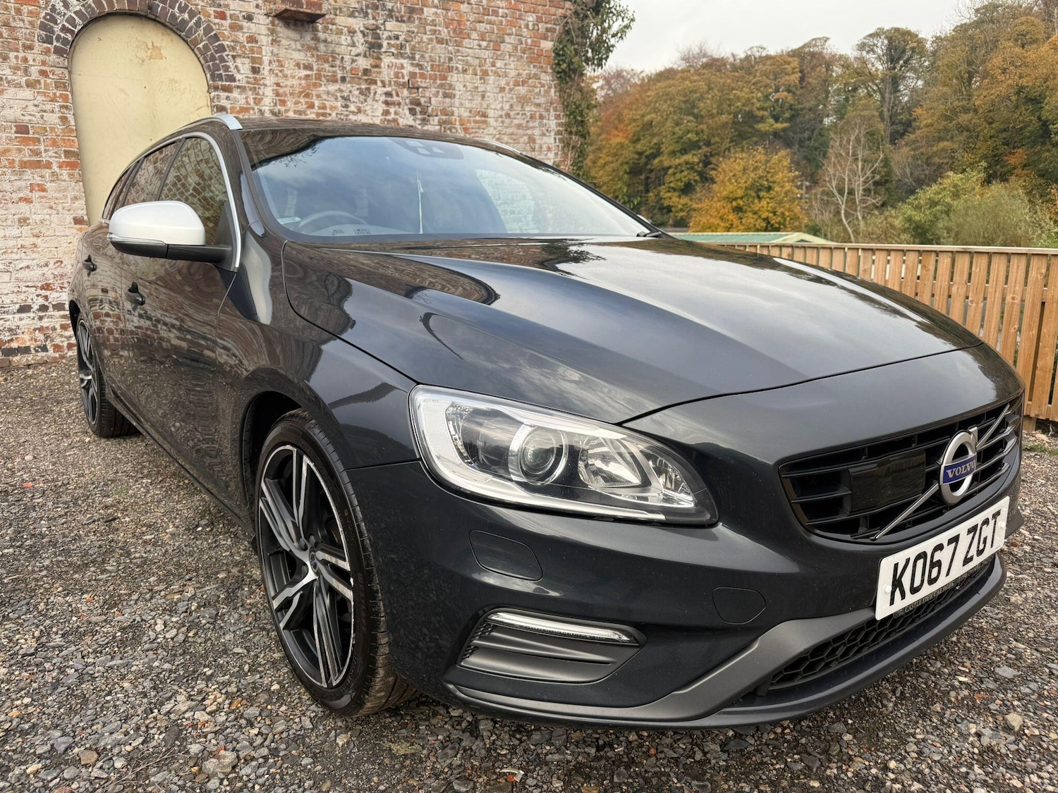 Used Volvo V60 2018 for sale - 76457033: Photo 2