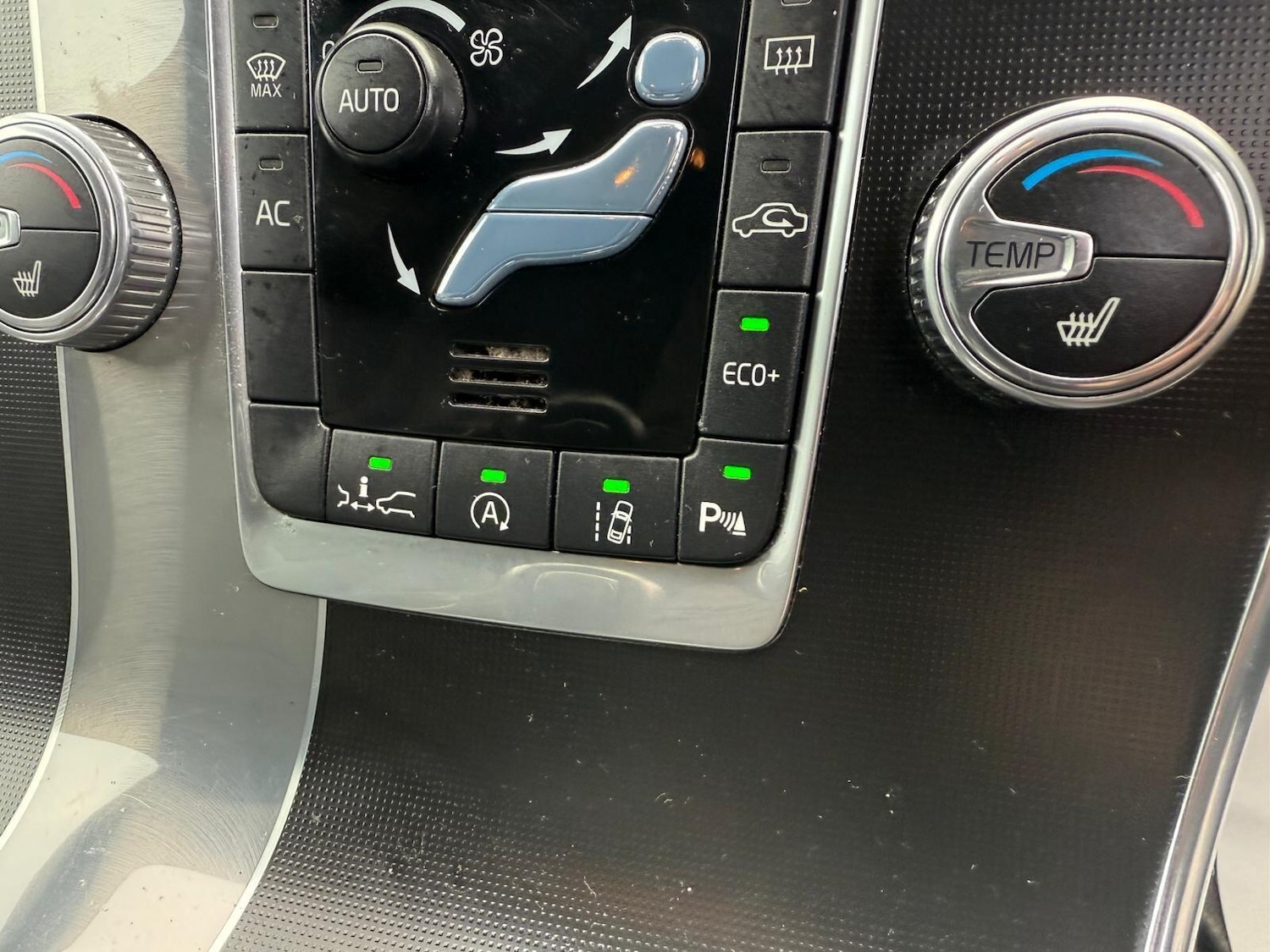 Used Volvo V60 2018 for sale - 76457033: Photo 21