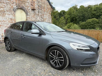 2017 (17) - 2.0 D4 Momentum Nav Plus Euro 6 (s/s) 5dr
