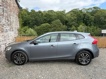 Used Volvo V40 2017 for sale - 75431014: Photo