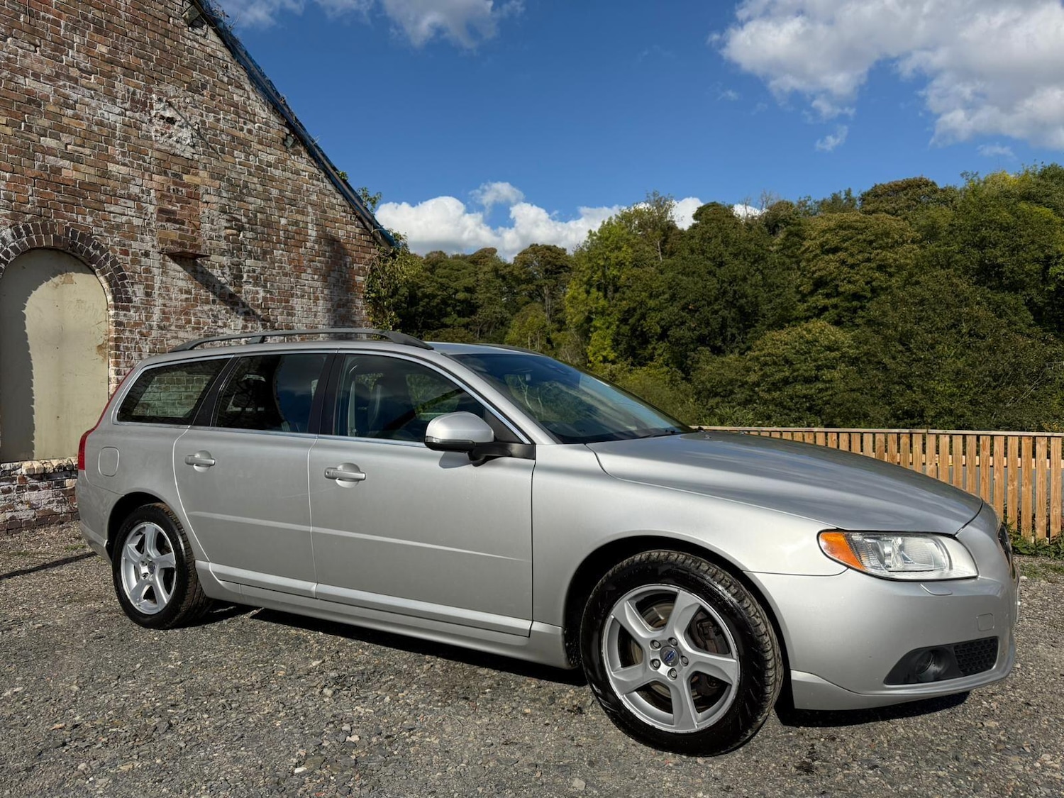 Used Volvo V70 2013 for sale - 76059203: Photo 1