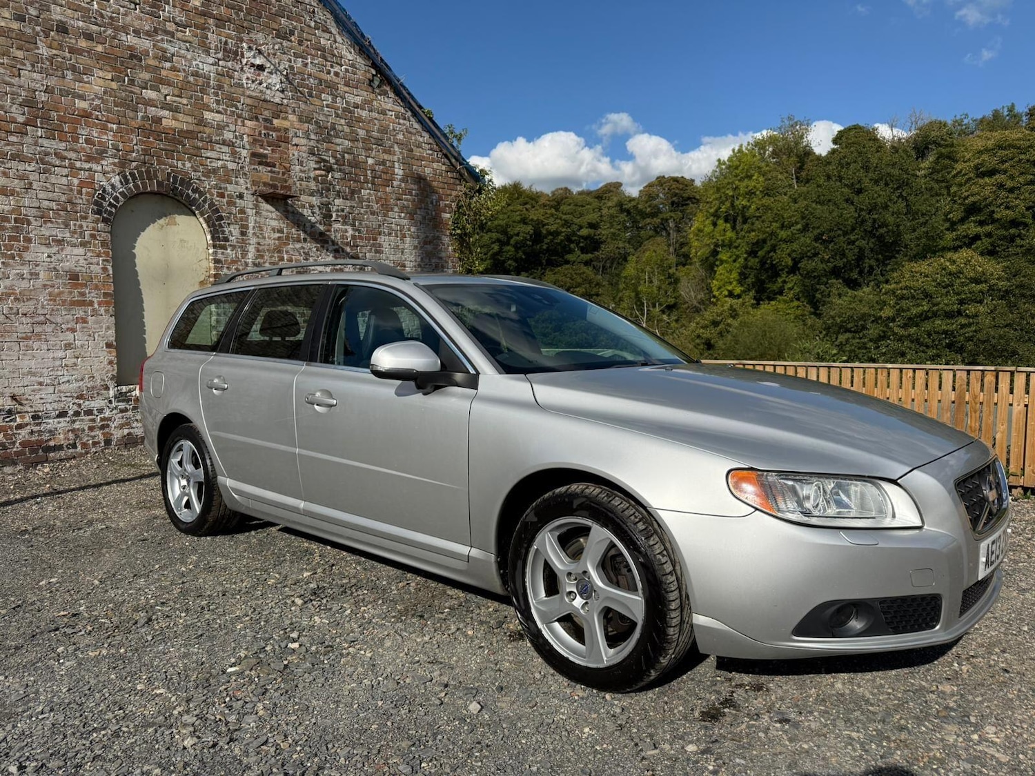 Used Volvo V70 2013 for sale - 76059203: Photo 6
