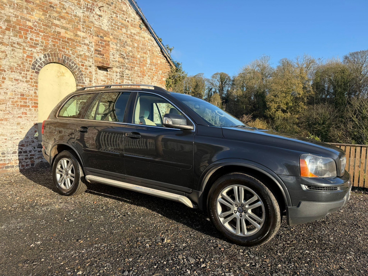 Used Volvo XC90 2010 for sale - 76646229: Photo 1