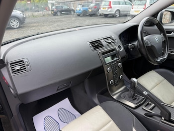 Used Volvo V50 2010 for sale - 76152005: Photo