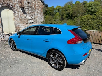 Used Volvo V40 2015 for sale - 78362760: Photo