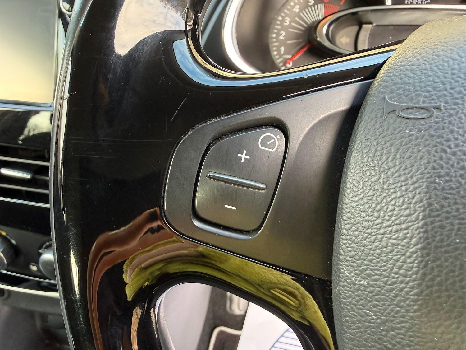 Used Renault Clio 2016 for sale - 77737573: Photo 23