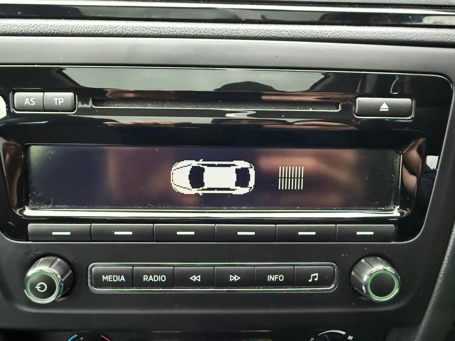 Used Skoda Rapid Spaceback 2014 for sale - 76781398: Photo 28