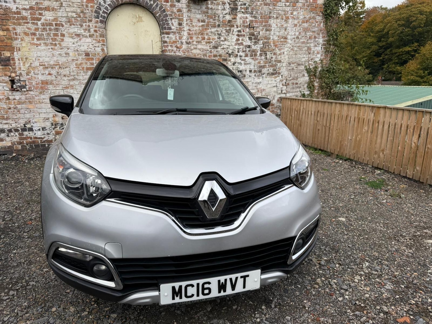 Used Renault Captur 2016 for sale - 76337821: Photo 2